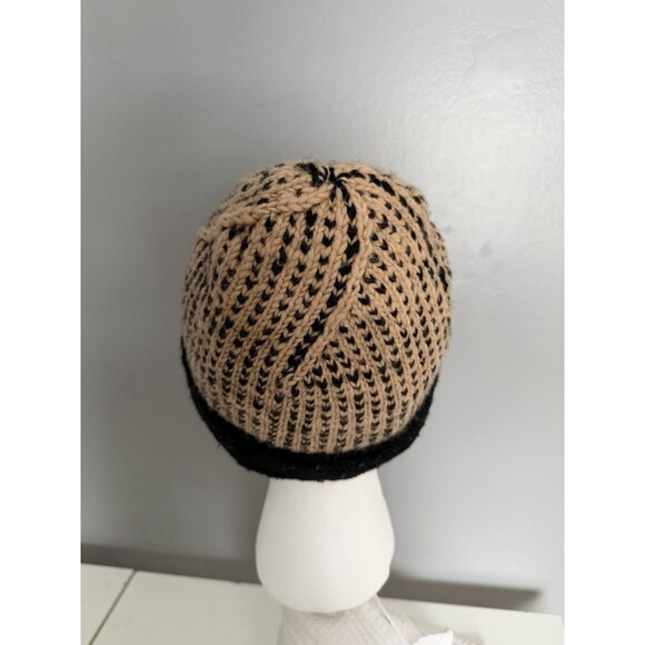 French Knot 100% Wool Beanie Hat Black Beige Hand Embroidered Flower Beaded Knit - Picture 3 of 9